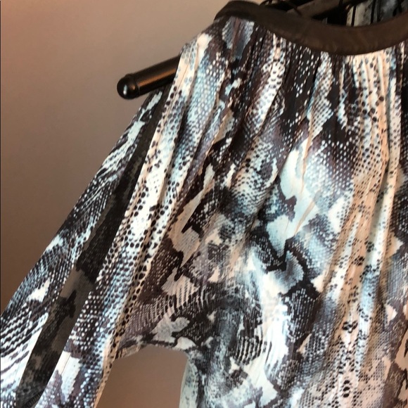 Tunic - Picture 3 of 3